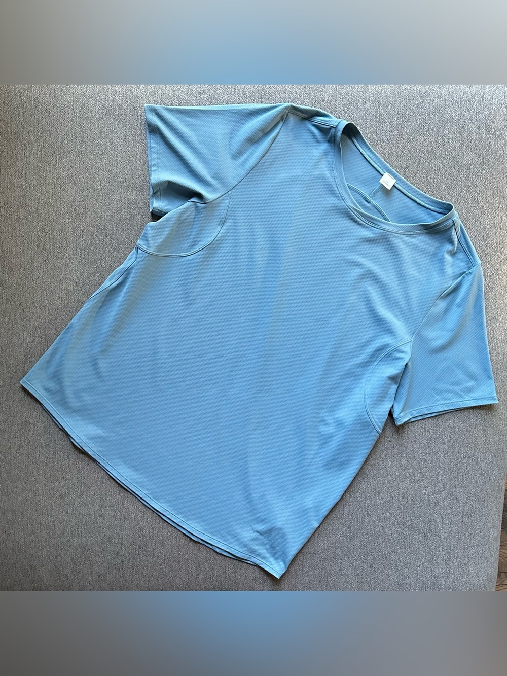 Lululemon Men’s Athletic Fit Workout Short Sleeve Shirt Size 10